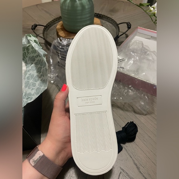 Never been worn, comes in original box Kate Spade Fez Glitz Sneakers size 10. - Picture 8 of 10